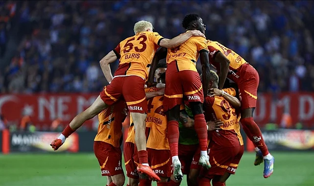 Şampiyon Galatasaray Sezonu Sahasında Kapatıyor