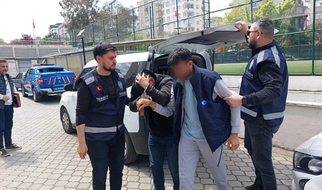 Samsun 3 Kaçak Göçmeni Taşıyan Taksi Şoförü Tutuklandı