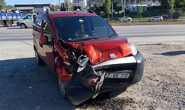 Samsun'da Cenaze Yolculuğunda Kaza: 1 Kişi Yaralandı