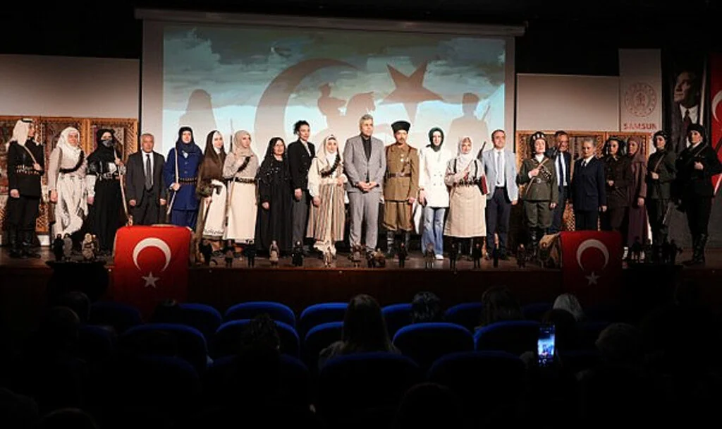 Samsun’da Milli Mücadele Kahramanları Defilede Anıldı