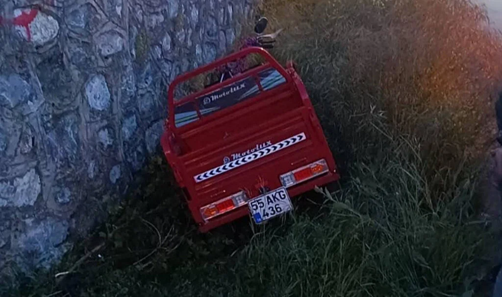 Samsun'da Motosiklet Devrildi: 83 Yaşındaki Sürücü Yaralandı