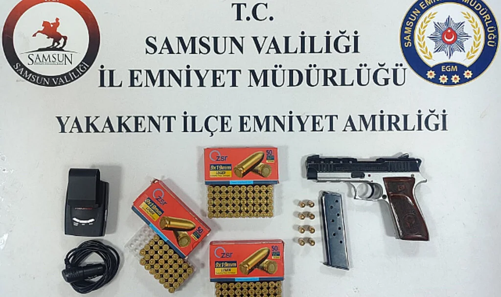 Samsun Yakakent’te Radar Tespit Cihazı ve Silah Yakalandı