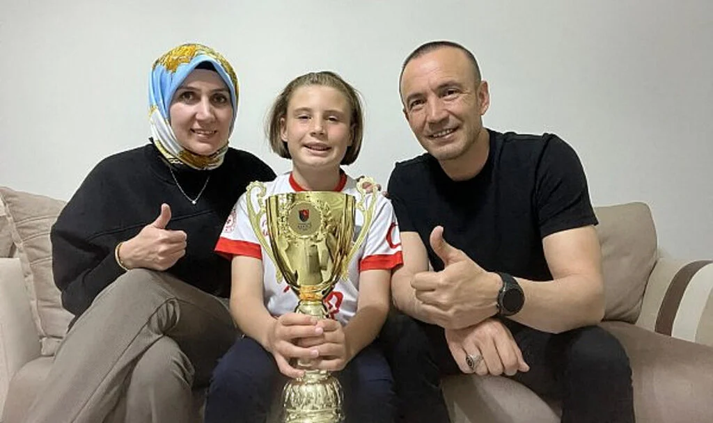Samsunlu Minik Eskrimcinin Gözü Olimpiyatlarda