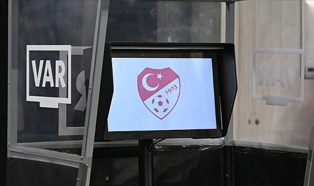 Süper Lig'de Yerli VAR Hakemleri Geri Dönüyor