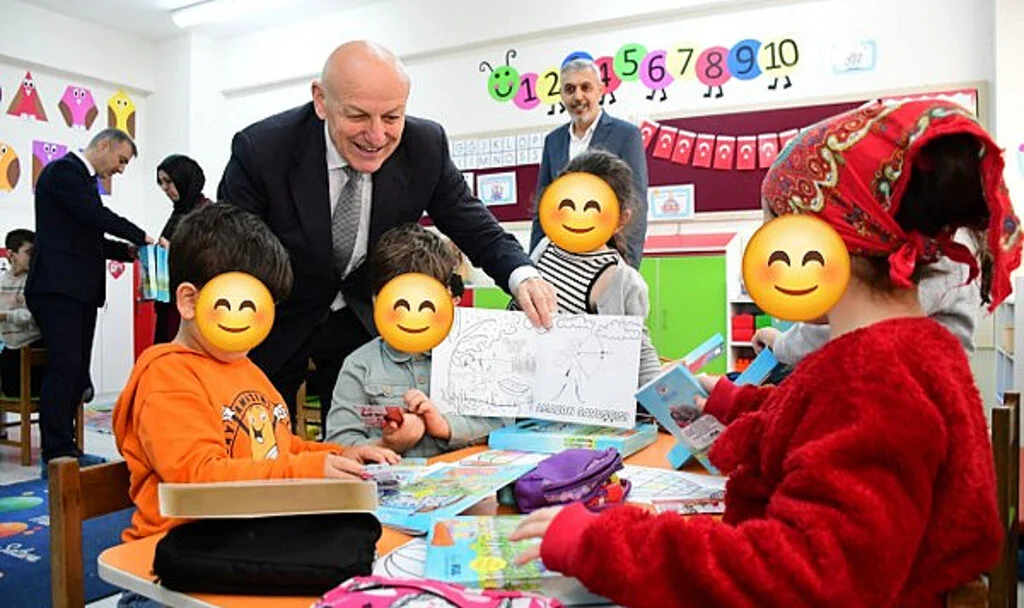 Terme'de Minikler Boyayarak Kentlerini Öğreniyor