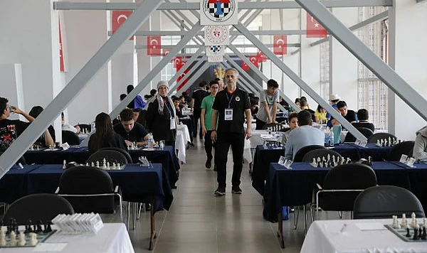 Türkiye Gençler Satranç Şampiyonası Samsun’da Sürüyor