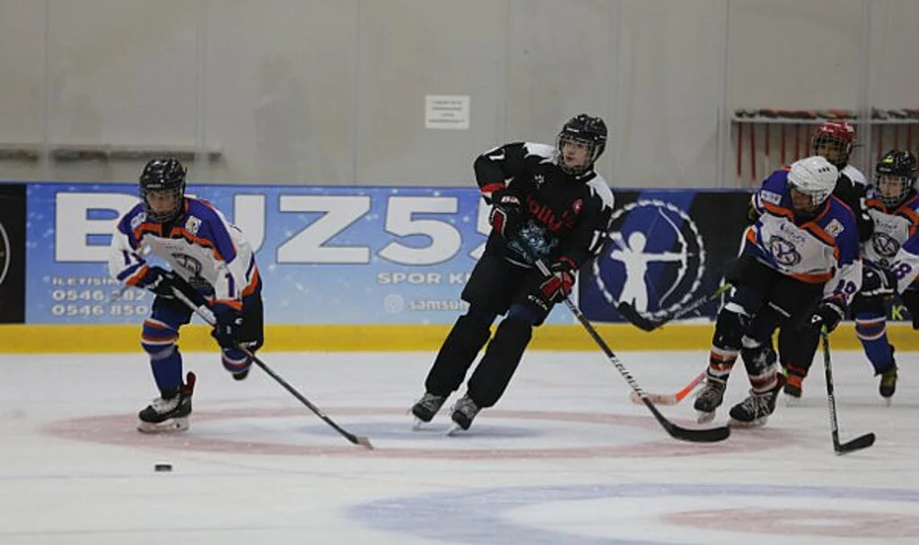 U14 Buz Hokeyi Türkiye Şampiyonası Samsun’da Başladı