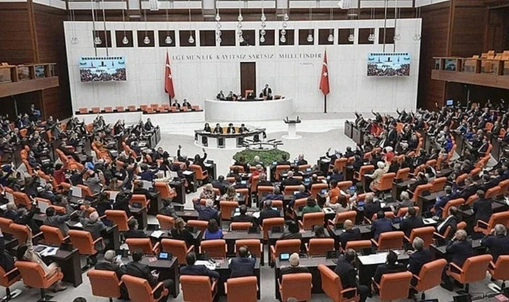Üçüncü Çocuğunu Doğurana KPSS'siz Memuriyet