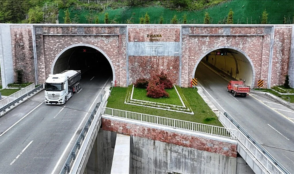 Yeni Zigana Tüneli’nden 2 Yılda 3,5 Milyon Araç Geçti