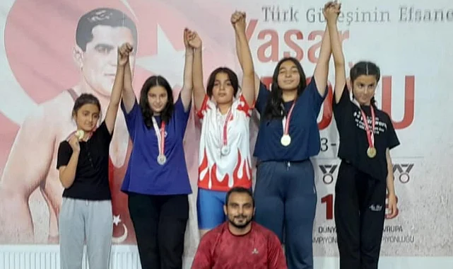 Alaçamlı Minik Güreşçiler Sivas Yolcusu