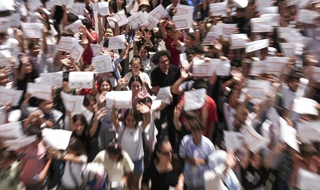 Bakan Tekin Açıkladı: 2025-2026 Eğitim Yılında Tüm Okullarda Forma Zorunluluğu