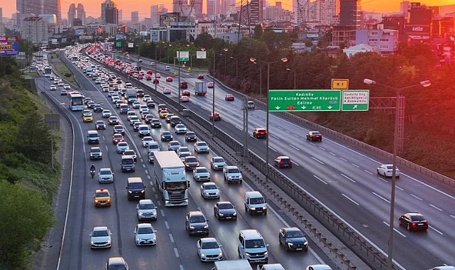 Bakan Yerlikaya’dan Bayram Trafiği Uyarısı