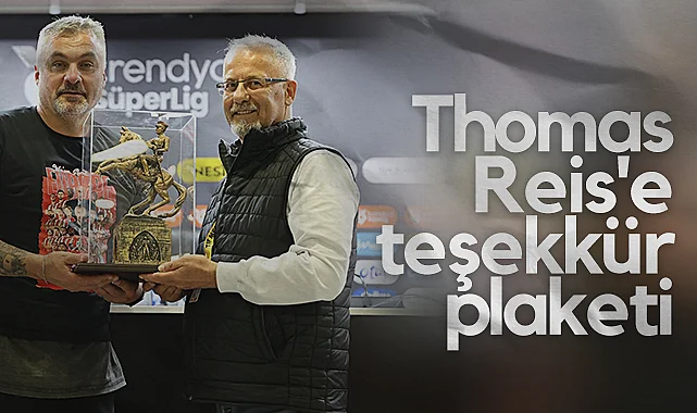 Gazetecilerden Samsunspor Teknik Direktörü Thomas Reis'e Teşekkür Plaketi