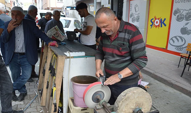 Havza'da Bıçak Biletme Kuyruğu Uzadı