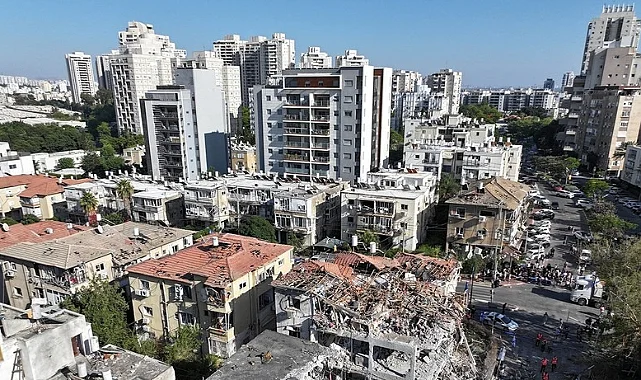 İran’dan Tel Aviv’e Füze Yağmuru! İsrail’de Sirenler Çaldı