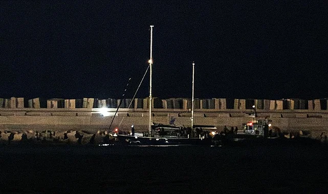 İsrail'in Alıkoyduğu Madleen Gemisi Usdud Limanı’na Çekildi