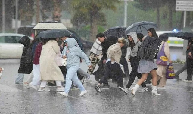 Karadeniz’de Sağanak, Batı’da Sıcaklık Yükseliyor
