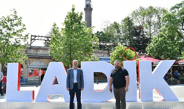Ladik Cumhuriyet Meydanı’na Renkli Dokunuş