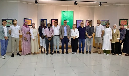 OMÜ'de 20 Ülkeden Öğrencilerin Ebru Sergisi Açıldı