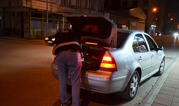 Polisten Bafra’da Şok Denetim: Silah ve Uyuşturucu Ele Geçti