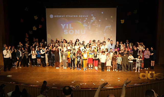 Samsun'da Düşevi Tiyatro Okulu Mezunları Güldürdü