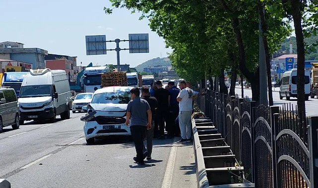 Samsun'da Zincirleme Kaza: 4 Araç Çarpıştı, 2 Kişi Yaralandı