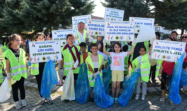 Terme’de Mahalleler El Birliğiyle Temizleniyor