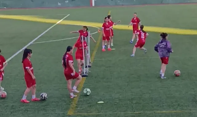 YAB-PA Kadın Futbol Takımı Yazı Antrenmanla Geçiriyor