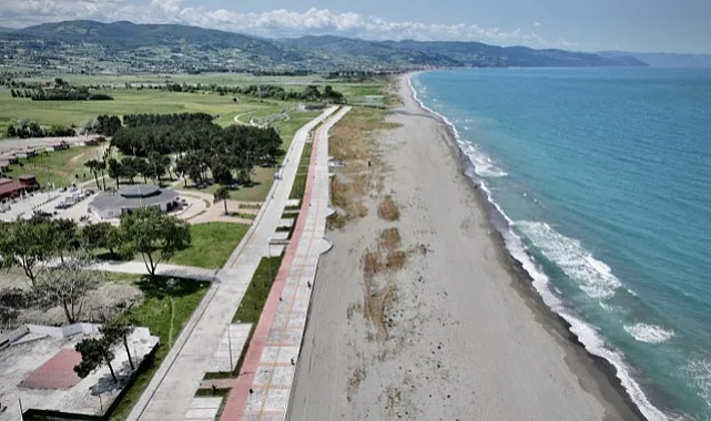 Alaçam 18 Kilometrelik Kumsalıyla Turizmde Atak Yapıyor