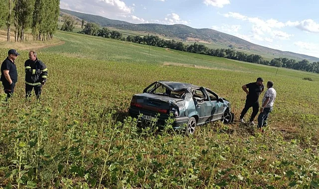 Çorum'da Otomobil Tarlaya Uçtu: 1 Kişi Yaralandı