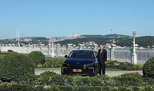 Cumhurbaşkanı Erdoğan, Togg’un Yeni Modeli T10F’yi Test Etti