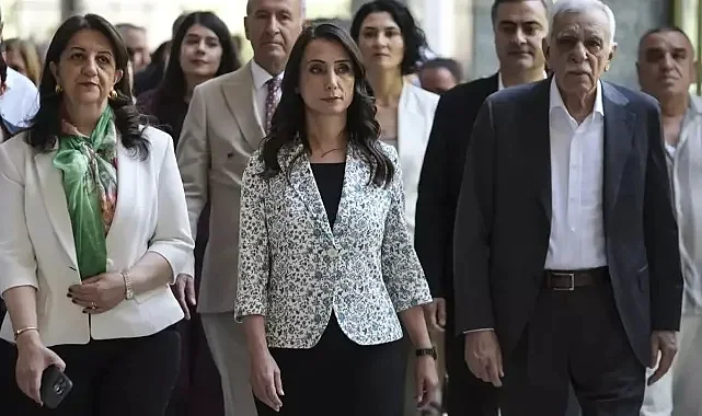 DEM Parti Kongreye Hazırlanıyor: İsim Değişikliği Masada