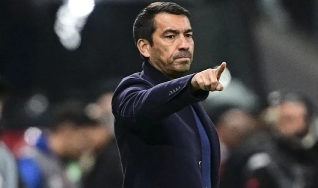 Giovanni Van Bronckhorst Liverpool'da Yardımcı Antrenör Oldu