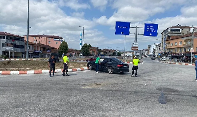 Kavak’ta Meydana Gelen Kazada Araçlarda Maddi Hasar Oluştu