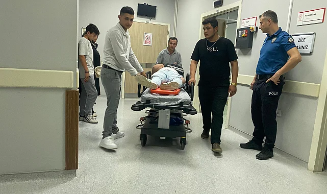 Kavak'ta Otomobil Motosikletle Çarpıştı: 1 Yaralı
