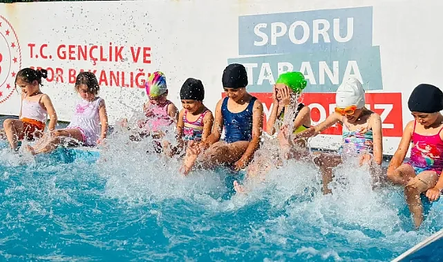 Salıpazarı’nda Yüzme Bilmeyen Kalmasın Projesi Yoğun İlgi Gördü