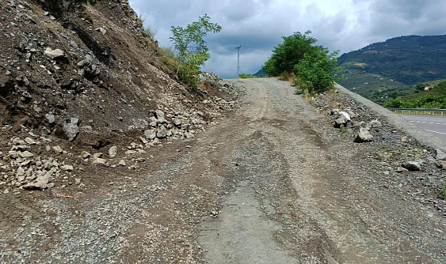 Samsun Ayvacık’ta Sağanak Yağış Toprak Kaymasına Neden Oldu