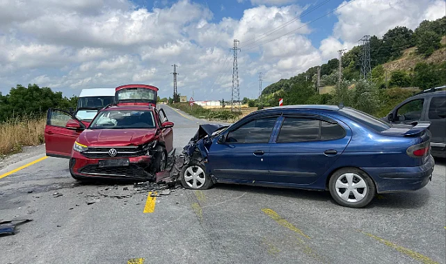 Samsun Bafra’da İki Otomobil Çarpıştı: 2 Sürücü Yaralandı