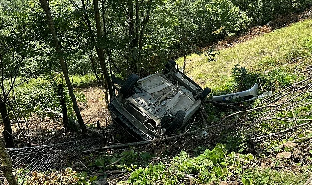 Samsun'da Devrilen Otomobildeki 2 Kişi Yaralandı