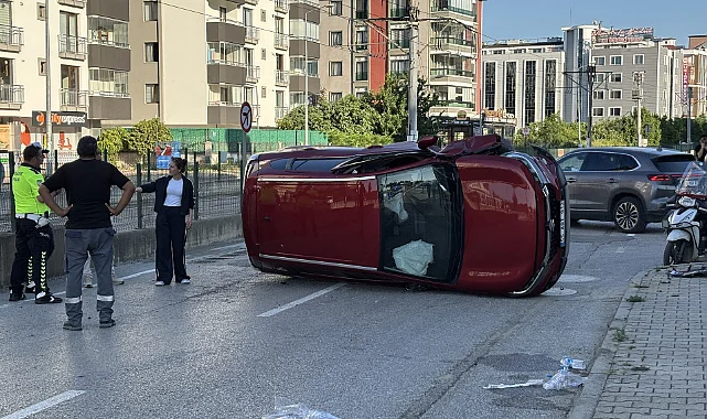 Samsun'da Otomobil Devrildi: 2 Kişi Yaralandı