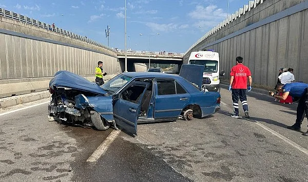 Samsun Kavak'ta Otomobil ile Kamyon Çarpıştı: 5 Yaralı