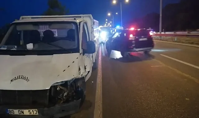 Samsun-Sinop Yolunda Kamyonetle Otomobil Çarpıştı: 5 Kişi Yaralandı