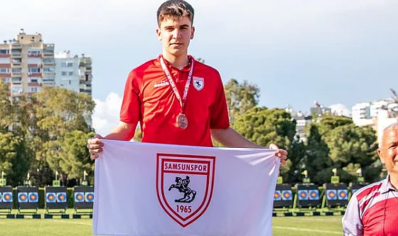 Samsunsporlu Kerem Çelik, Okçuluk Türkiye Şampiyonası'nda Gümüş Madalya Kazandı!