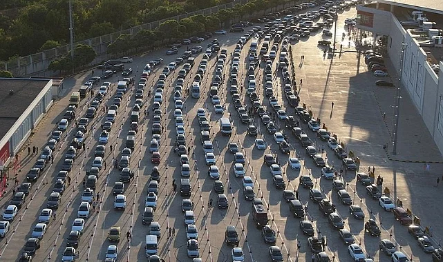 Sınır Kapısında Yoğunluk: Kapıkule’de Sezon Rekoru Kırıldı