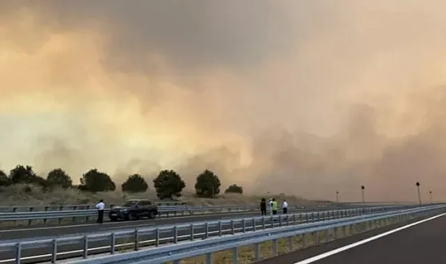 Tekirdağ-Çanakkale Arasındaki Yangın Büyüyor: Otoyol Trafiğe Kapandı
