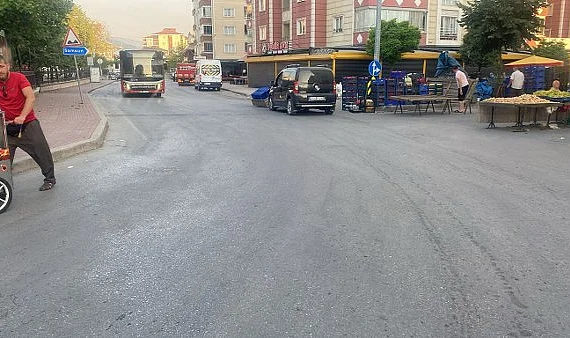 Tekkeköy'deki O Yol Trafiğe Yeniden Açıldı: Pazar Tezgahları Kaldırıldı