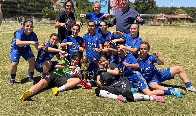 Yab-Pa’nın Yıldız Kızları Junior Cup’ta Şampiyon!