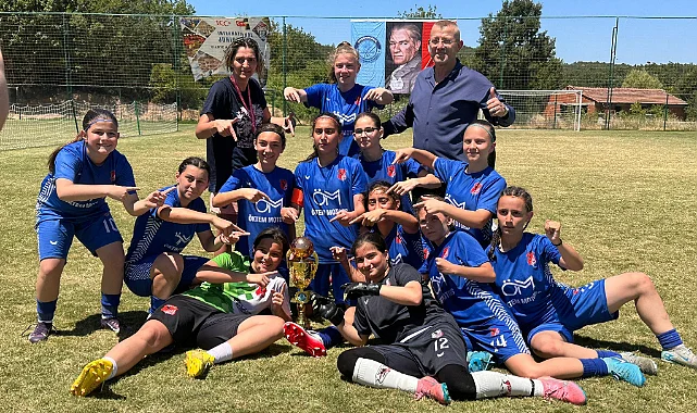 Yab-Pa Spor U15 Kadınlarda Namağlup Şampiyon