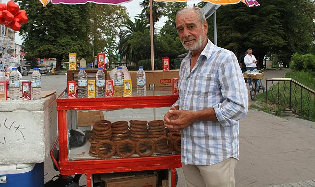 40 Yılını Müziğe Adadı, Şimdi Simit Satıyor
