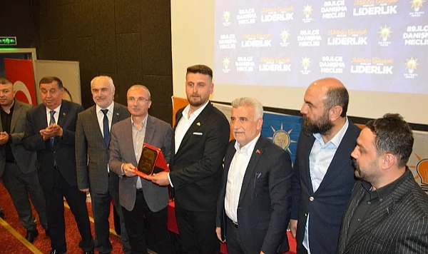 AK Parti Havza Gençlik'e Plaket